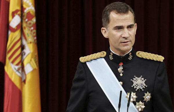Reyes de España presiden desfile por Día de la Hispanidad