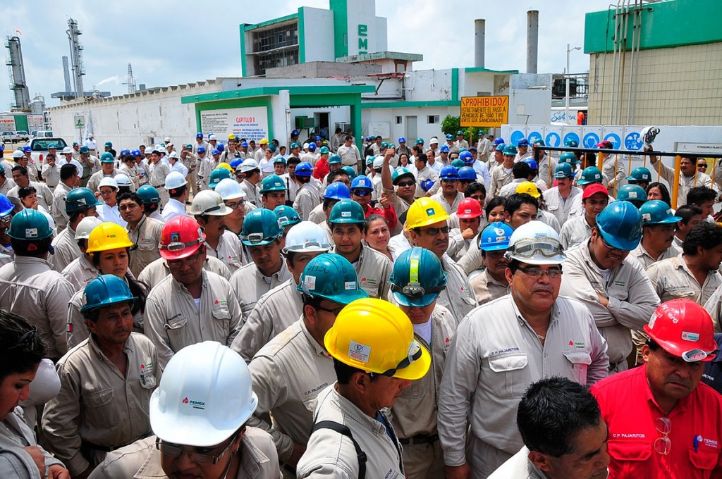 Pemex recortará 36 mil 484 empleos