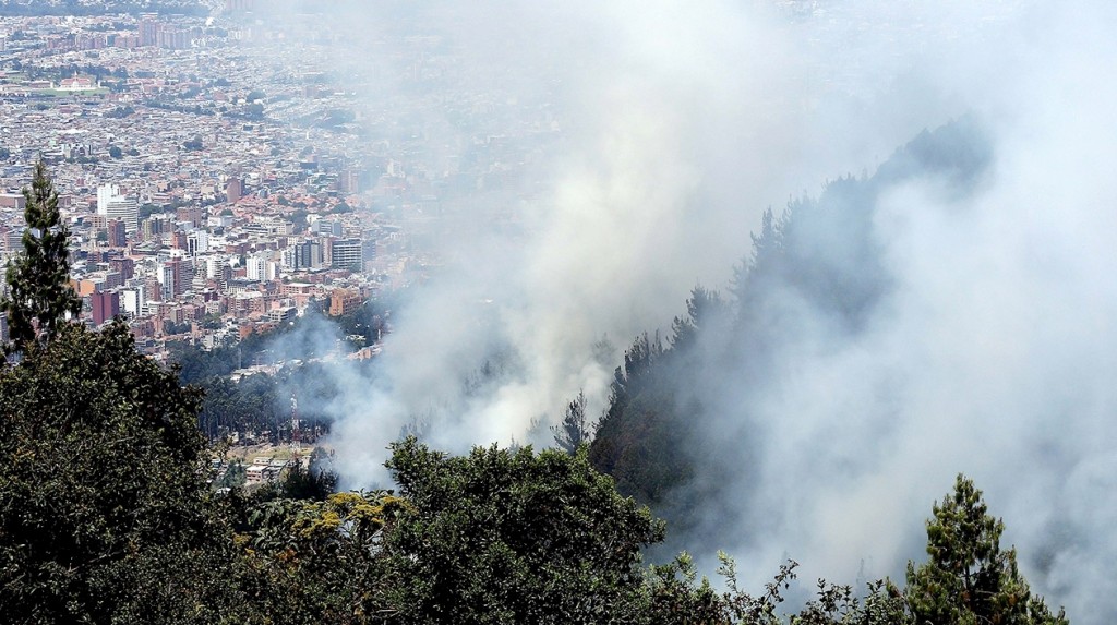 Suman 140 las viviendas afectadas por incendio en Valparaíso