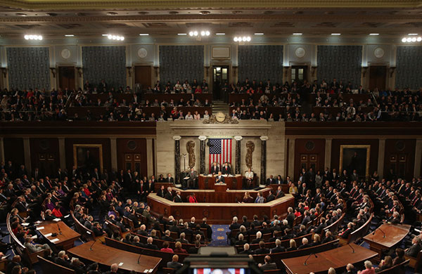 Obama y Pence acuden a Congreso en víspera de batalla por Obamacare