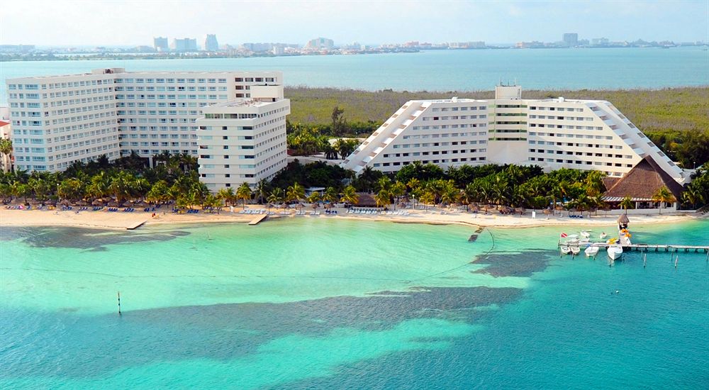 Policía de Cancún atiende faltas de turismo nacional en Semana Santa