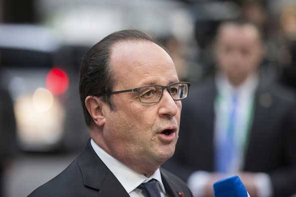 Hollande envía felicitación “forzosa” a Trump