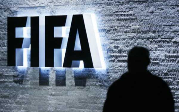 FIFA multa por casi 600 mil pesos a FMF por “cánticos homofóbicos”