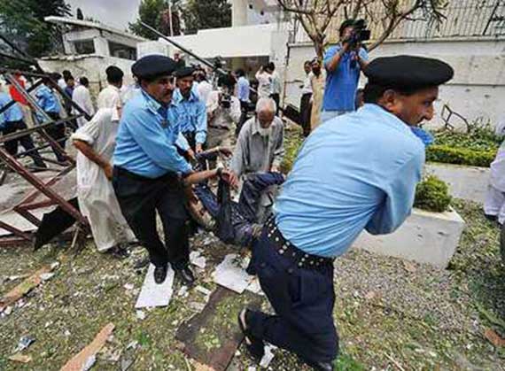 Atentado durante protesta en Pakistán deja 10 muertos y 58 heridos