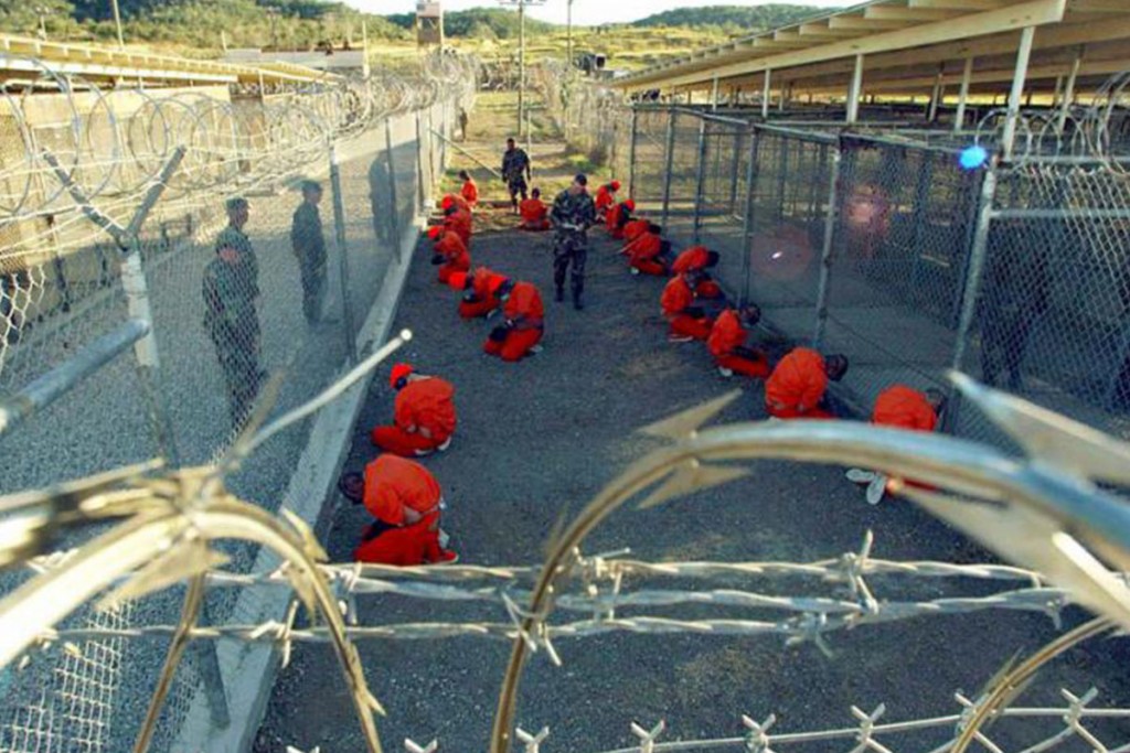 Omán acepta a 10 prisioneros de Guantánamo a petición de EUA