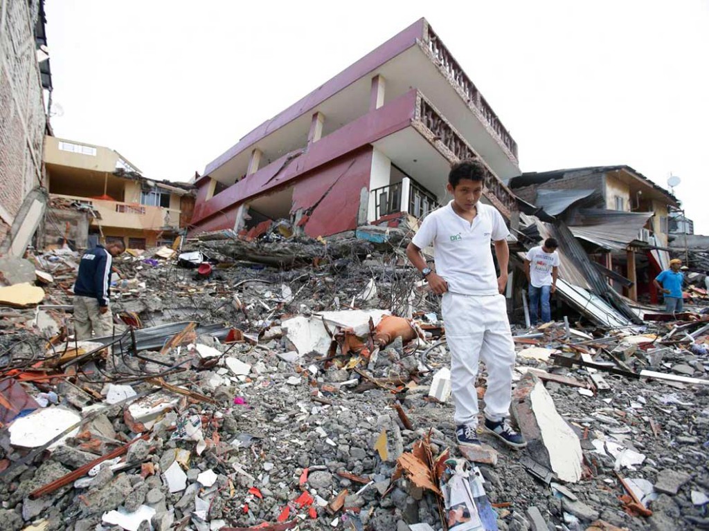 3.344 mdd para reconstruir Ecuador