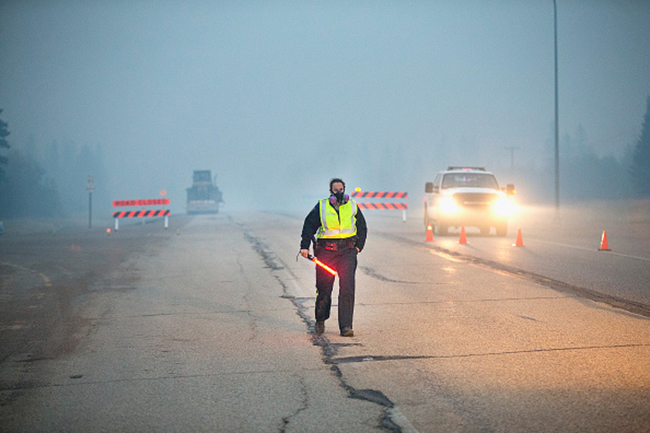 Centros petroleros de Alberta evacuados por cercanía de incendio