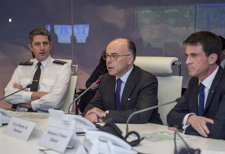 ministro,bernard cazeneuve,francia