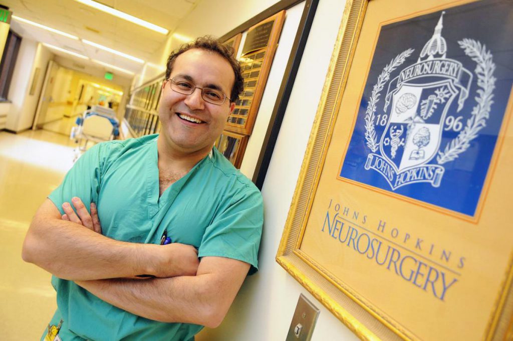 (video) De jornalero a neurocirujano, la historia del Dr. Q