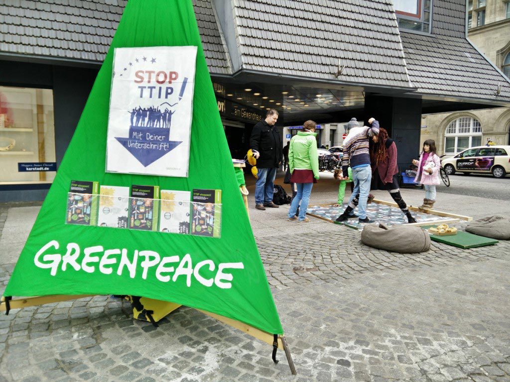 (video) Greenpeace filtra documentos del tratado de libre comercio EEUU-UE