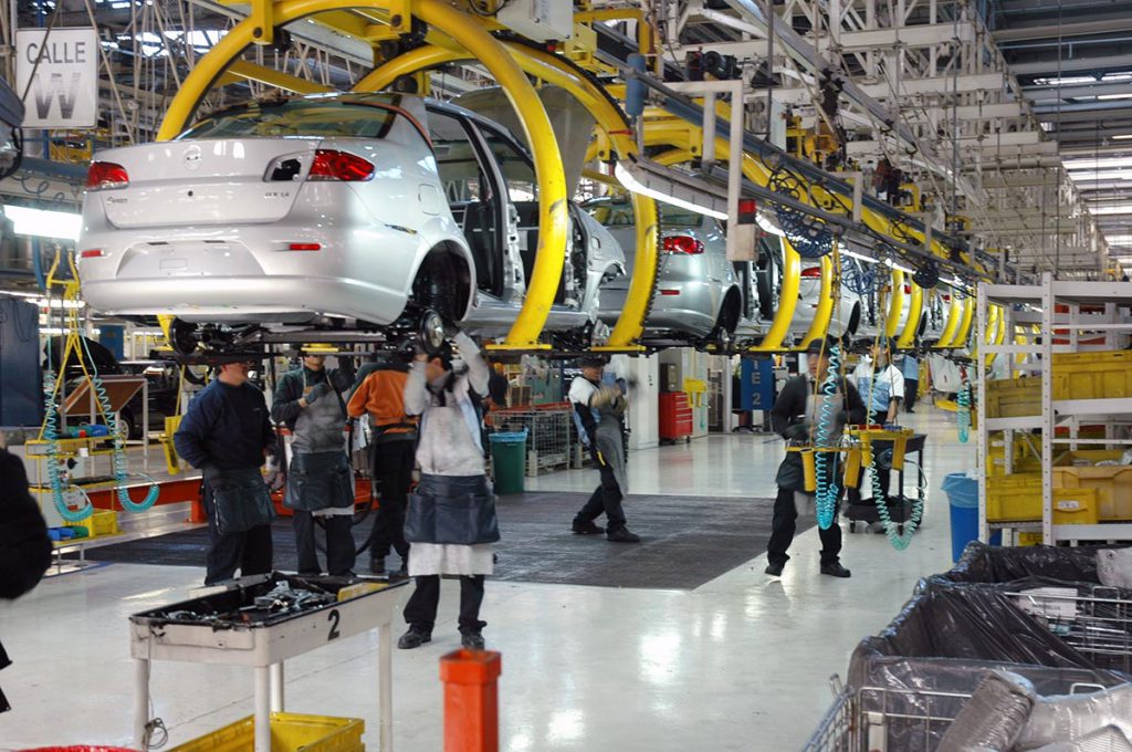 En abril, se frenó la producción de automóviles