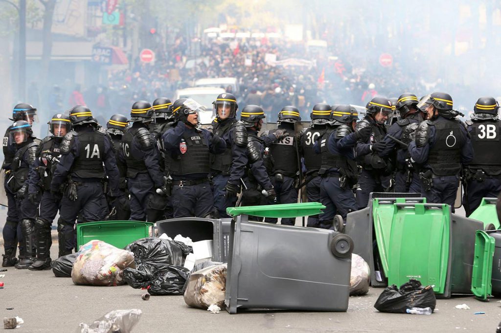 (video) Francia semiparalizada por protestas