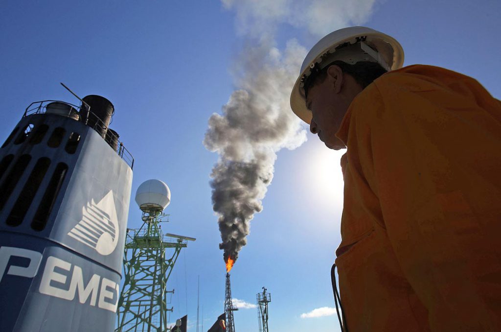 En refinerías, Pemex dispuesta a ser minorista