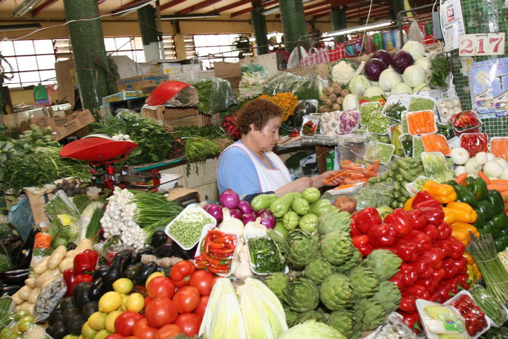 Quieren desaparecer mercados públicos