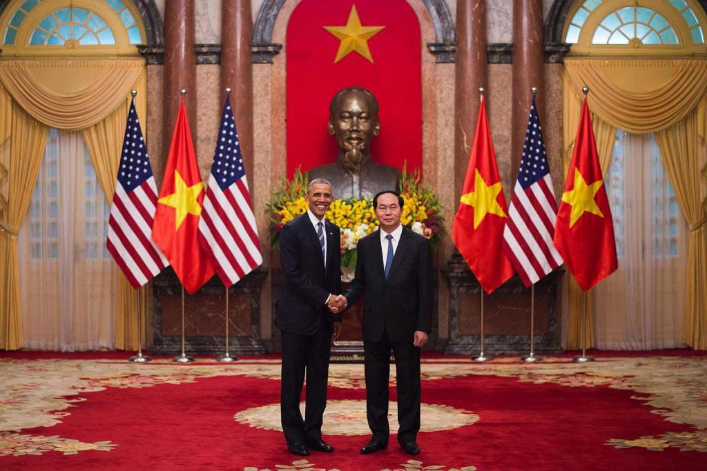 (video) Obama anuncia levantamiento de embargo de armas a Vietnam