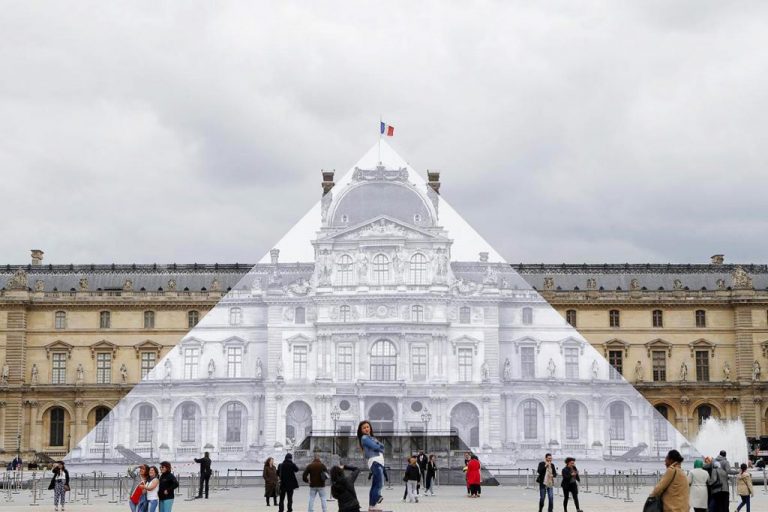 pirámide museo louvre