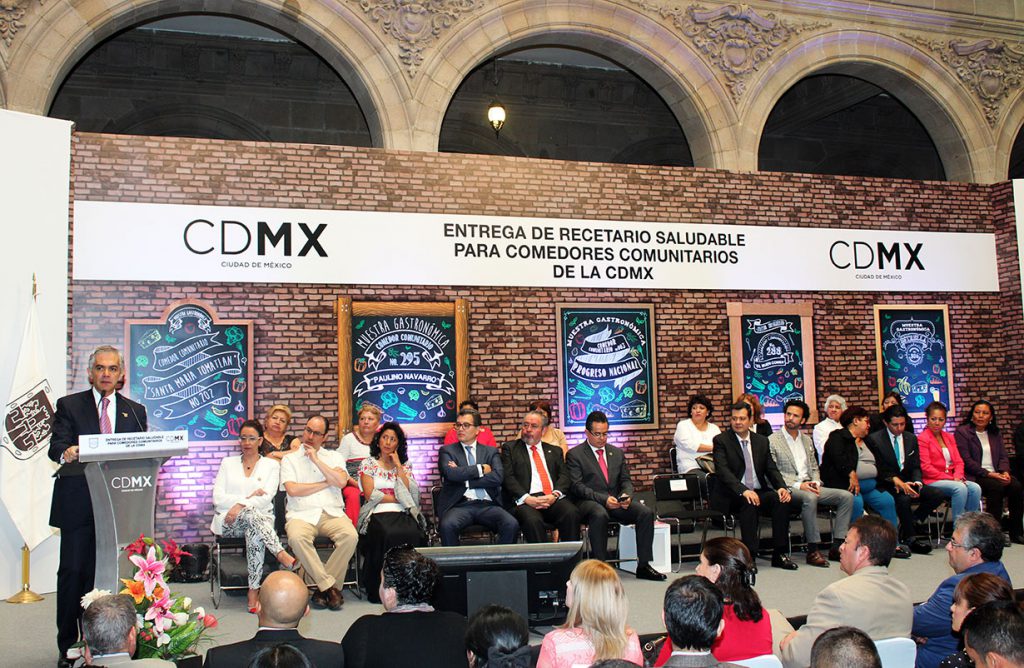 Entregan recetario saludable para comedores comunitarios de la CDMX