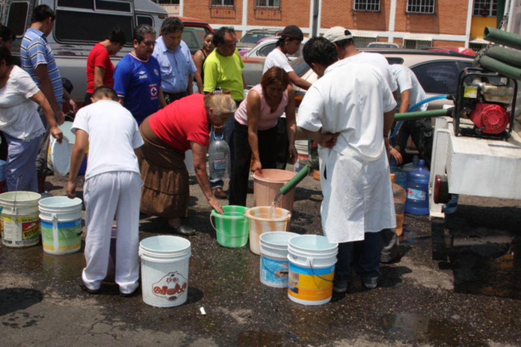 La escasez de agua en la CDMX obedece al bando dos de AMLO