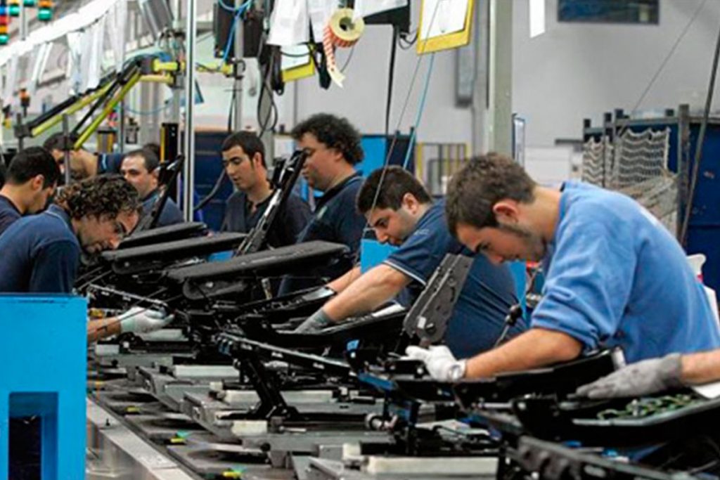 Crece población económicamente activa en abril de este año
