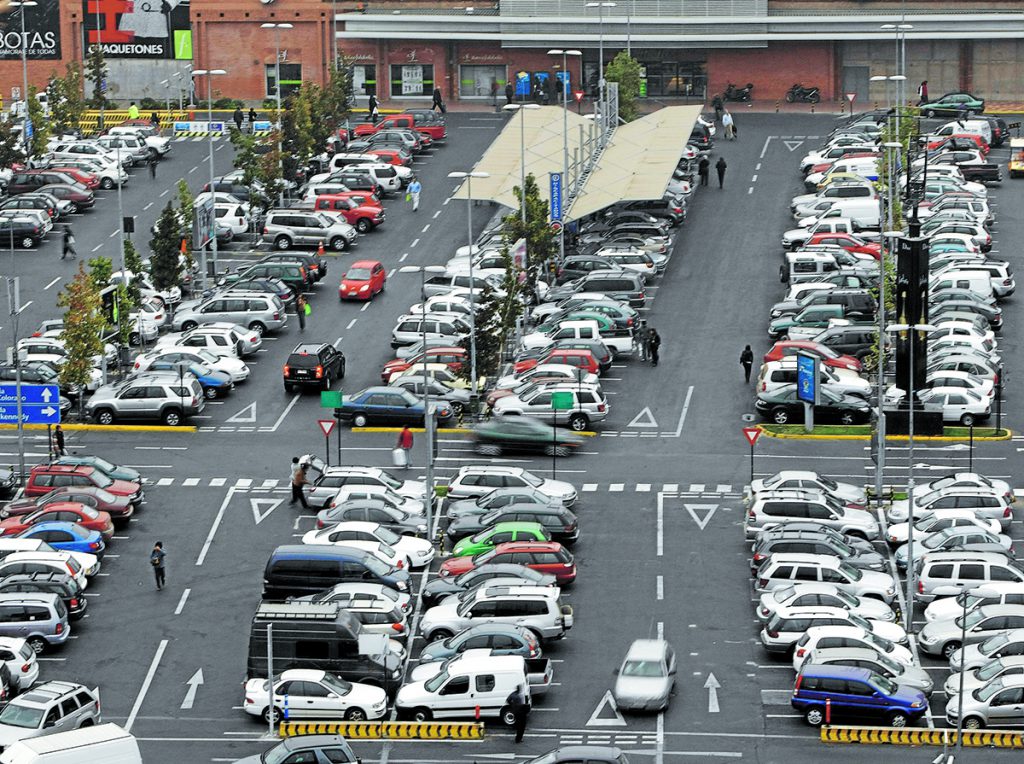 ¿Suprimir los estacionamientos, solución a la contaminación ambiental?