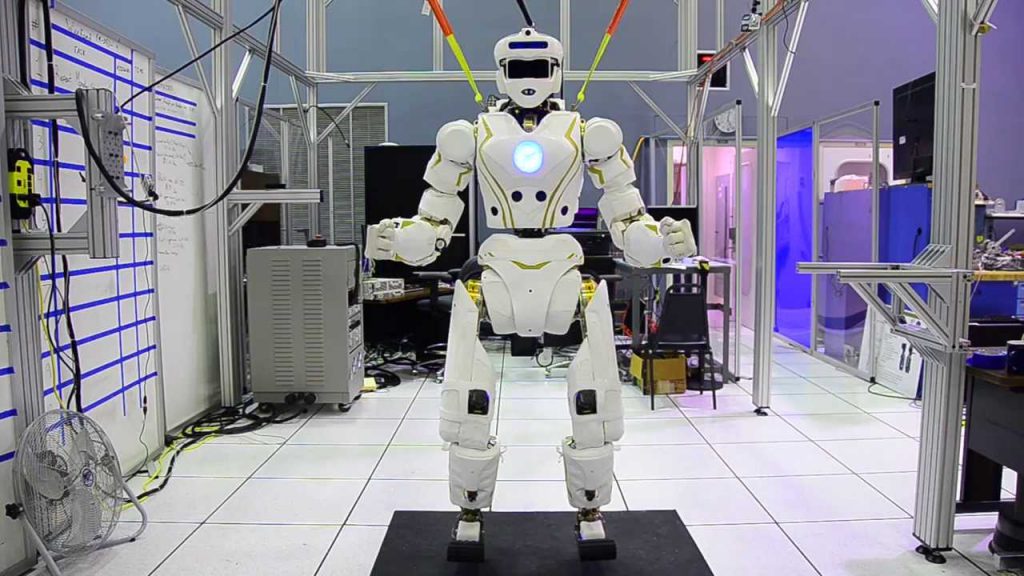 (Video) Robot «Valkyrie» buscan convertirlo en «ser humano»
