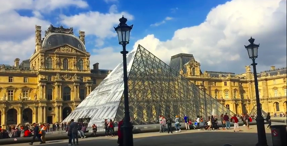 (Video) «Desapareció» la pirámide del Louvre