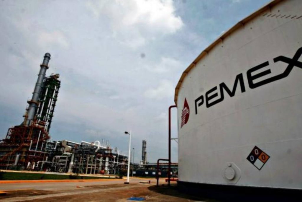 Pemex «deshoja» la margarita con la IP