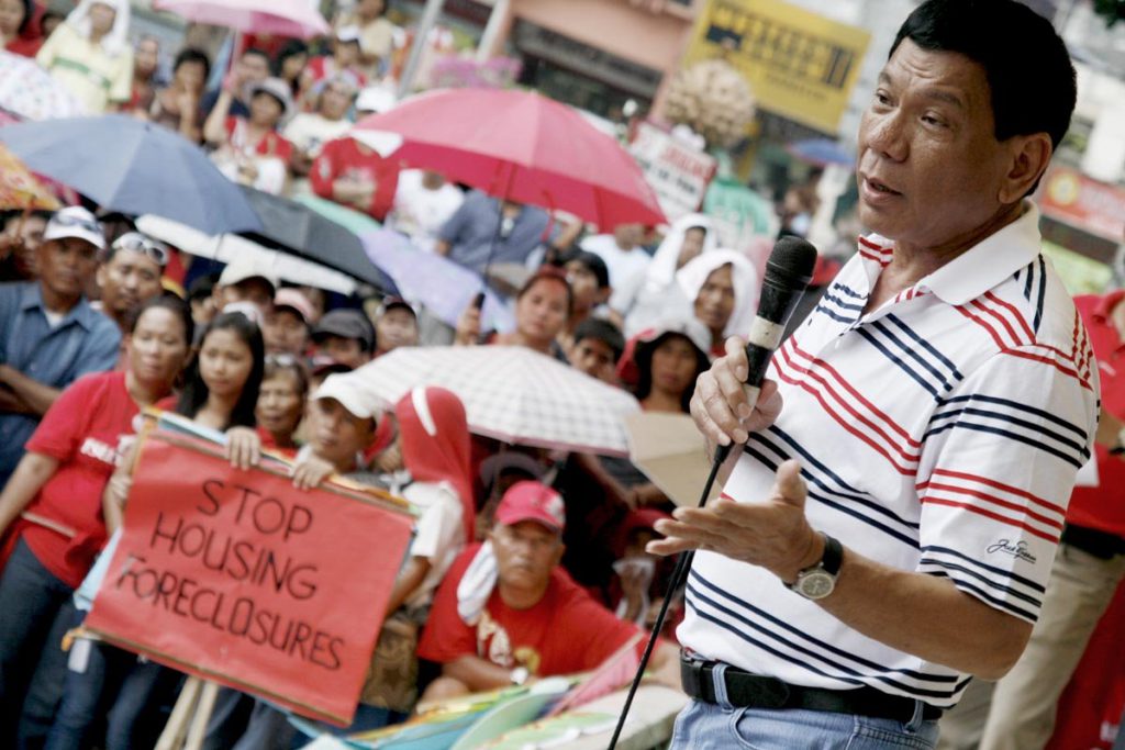 (video) Rodrigo Duterte, un político autoritario, carismático y poco convencional