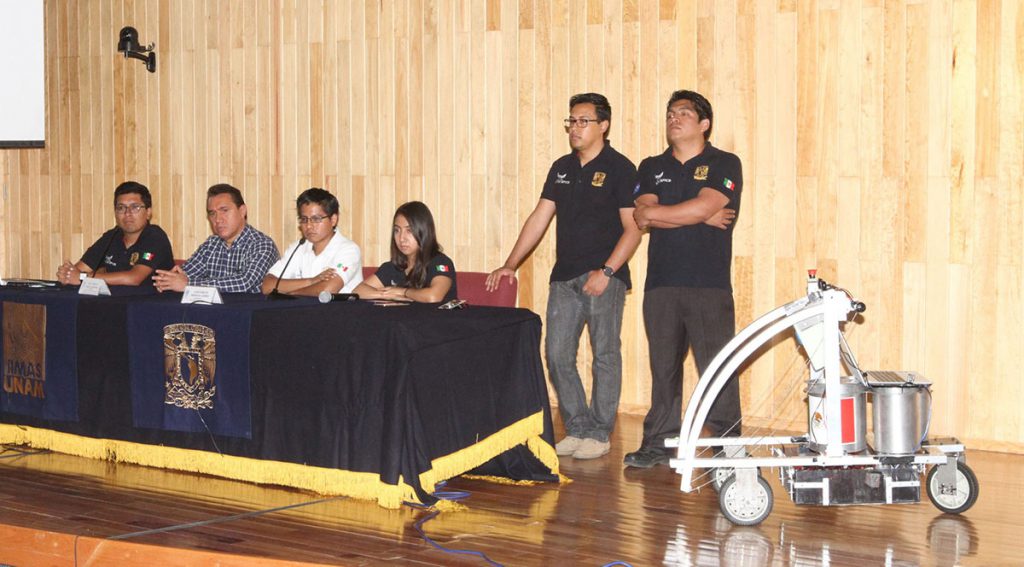 Estudiantes de la UNAM a la competencia de Robot Challenge 2016
