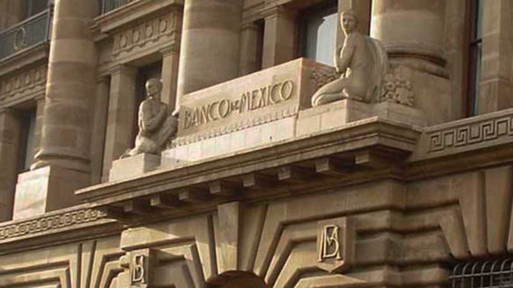 Banxico sube tasa de interés a 4.25%