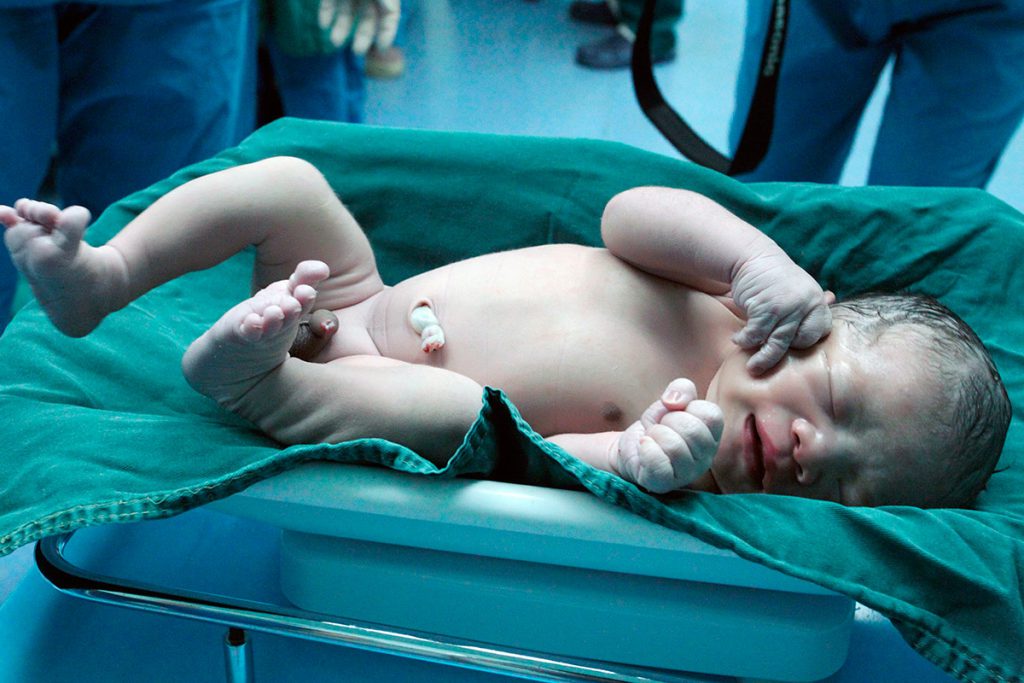 Mujer vende a su bebé recién nacido en Facebook: “Para órganos o lo que quieran”