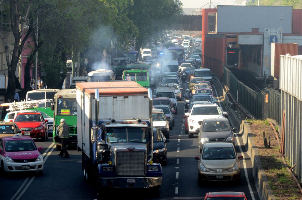 Por el Hoy no Circula, 708 camiones sancionados