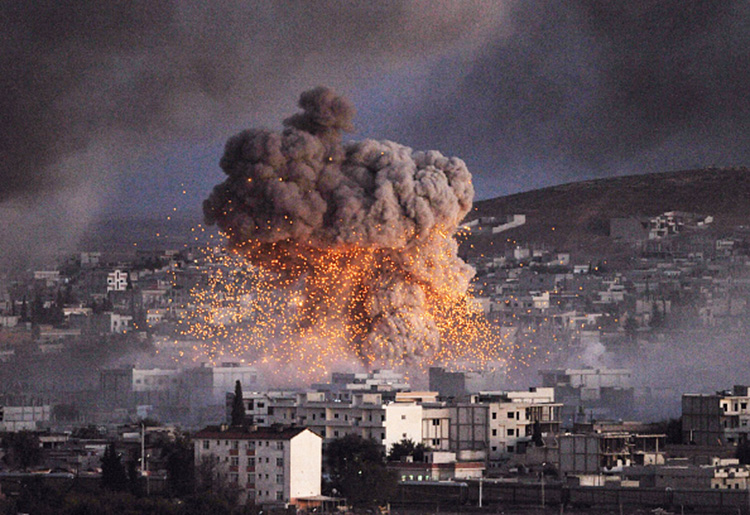 Mueren más de 100 civiles en ataques aéreos de coalición en Siria