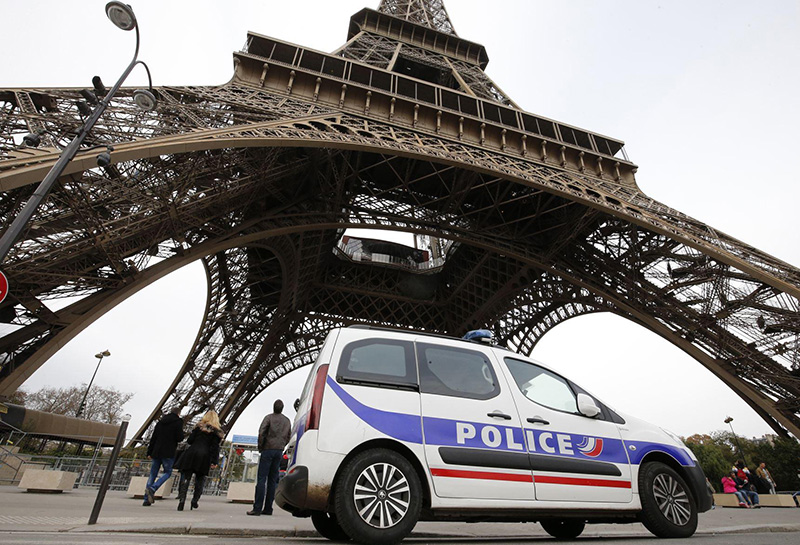 Torre Eiffel cumple segundo día cerrada por huelga de trabajadores