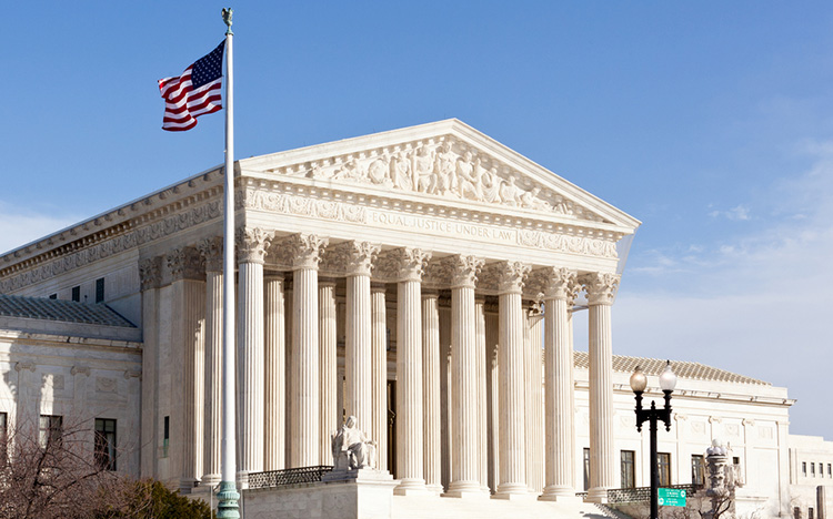 Suprema Corte de EUA rehúsa oír alegato contra prohibición de armas