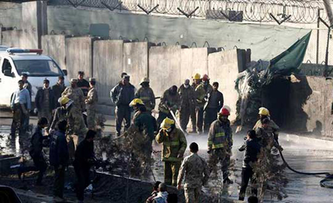 Explosión de coche bomba en Afganistán causa 14 muertos