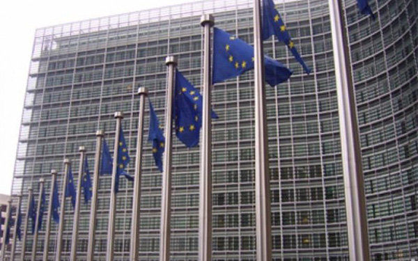 Unión Europea estudia crear fondo común para invertir en defensa militar