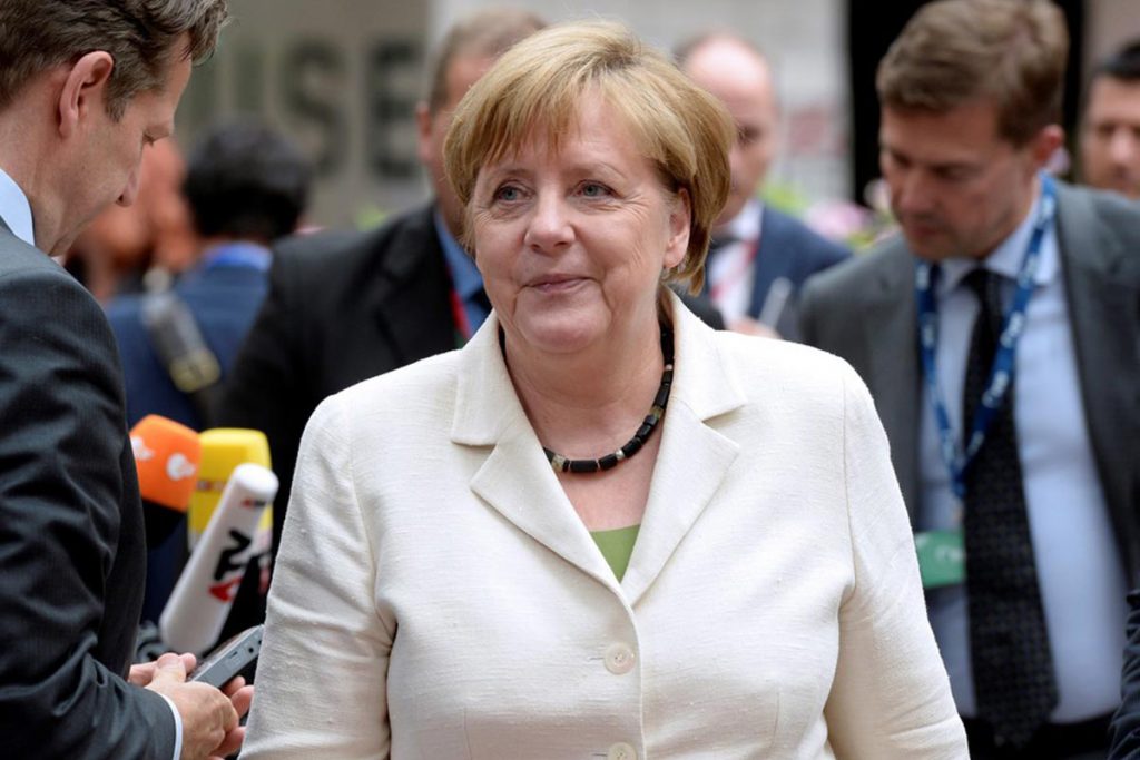 Merkel y Trump sostienen primera conversación telefónica