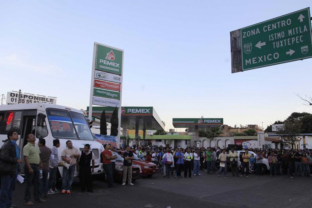 La CNTE sitia a Oaxaca