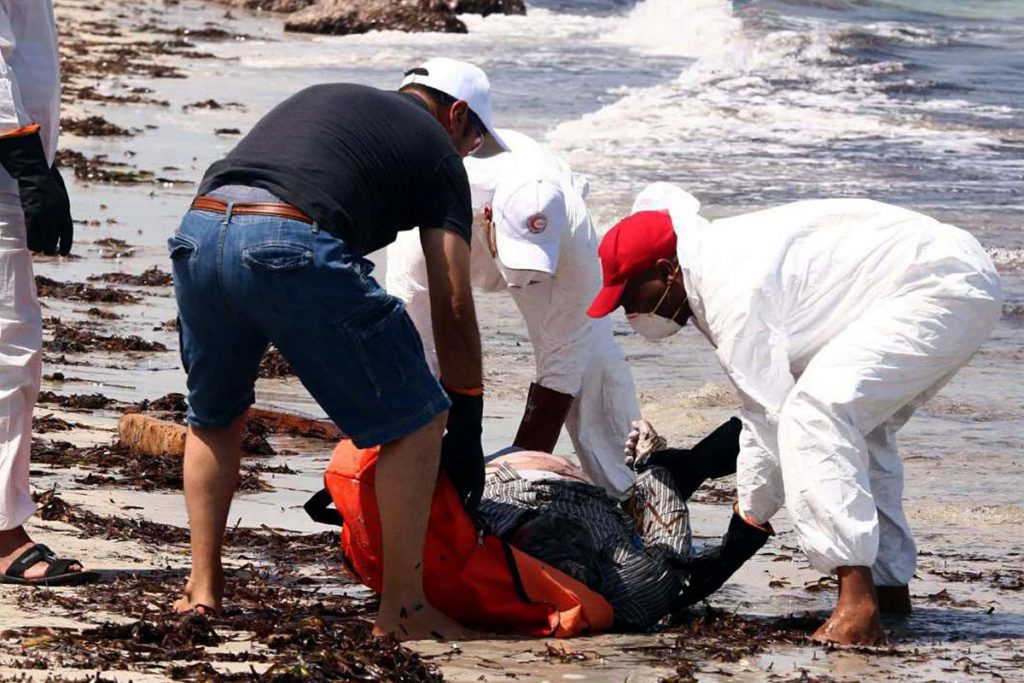 Encuentran cuerpos de 85 inmigrantes