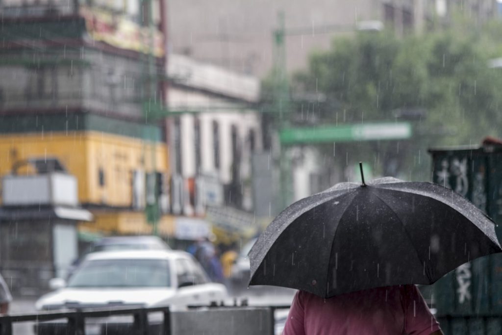 CDMX amanece con lluvia
