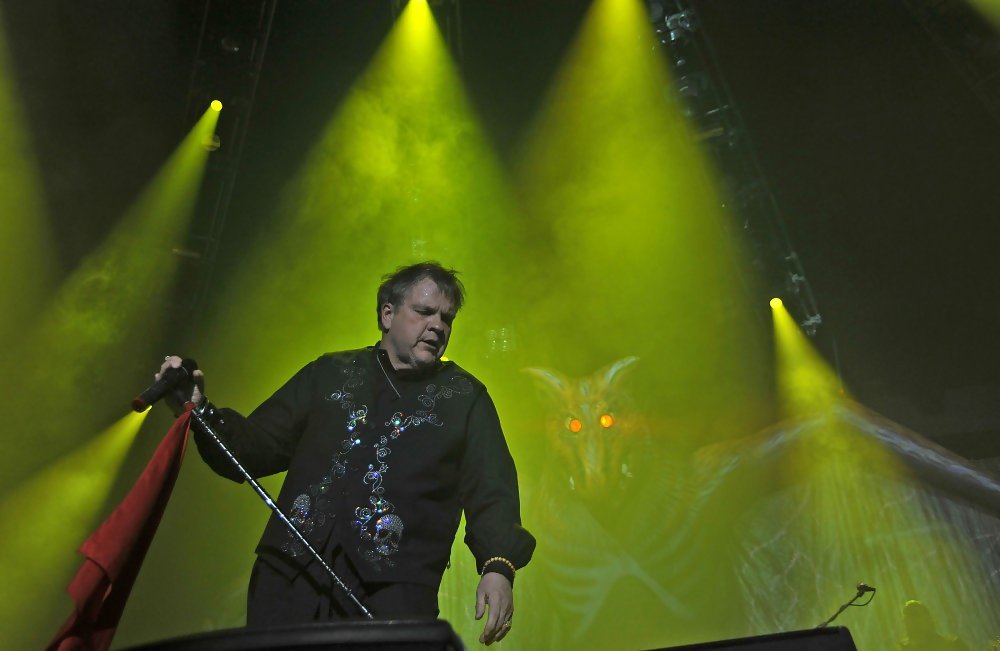 (video) Meat Loaf se desploma en el escenario