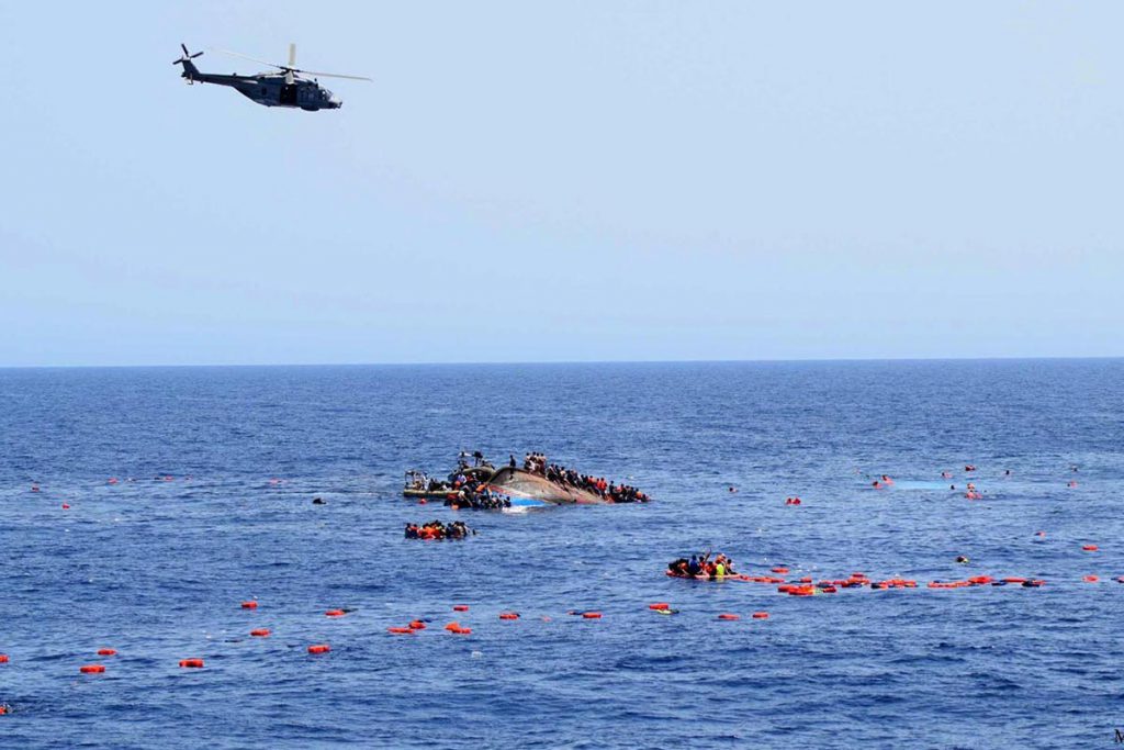 (video) Mediterráneo tumba de 10 mil personas