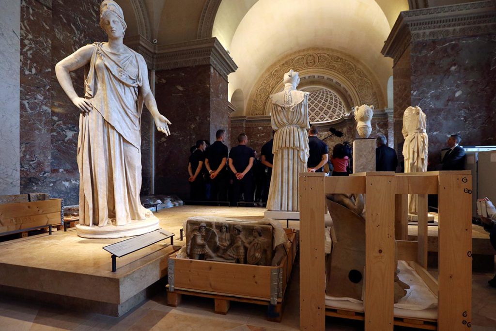 El Louvre, reabrirá este miércoles