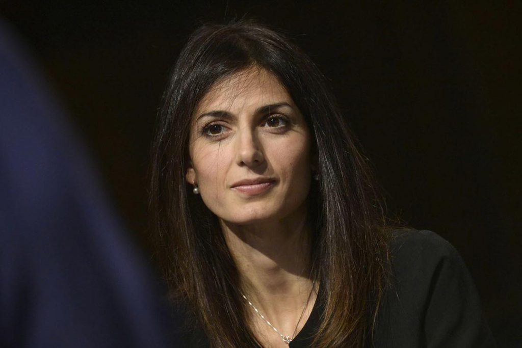 Virginia Raggi primera alcaldesa de Roma