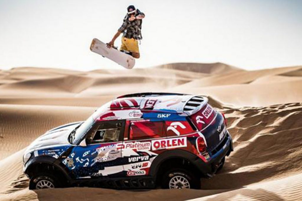 (Video) Sandboard…¡y un Mini del Dakar! la combinación perfecta