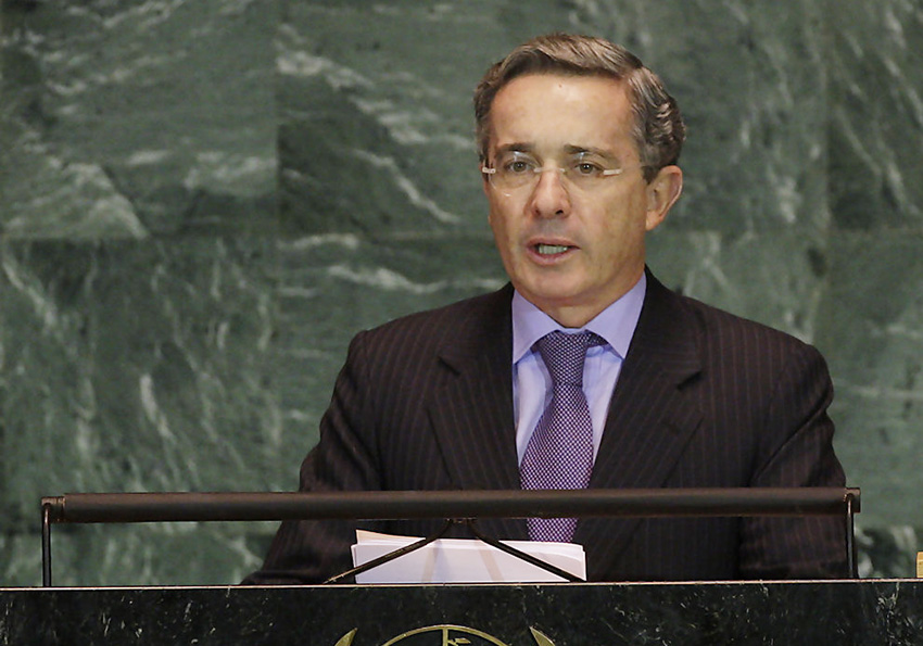 Uribe Vélez rechaza invitación de Santos a sumarse a proceso de paz