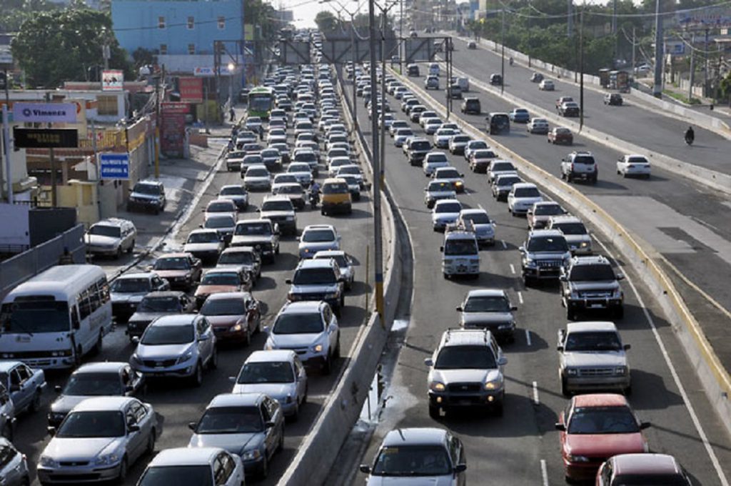 Reducir el tráfico vehicular: horarios laborales escalonados