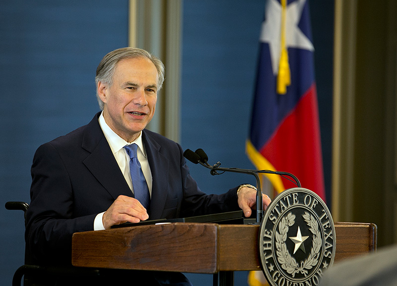 Gobernador de Texas llama a la unidad tras ataque por odio racial