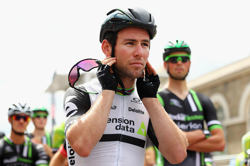Mark Cavendish se adueña de primera etapa en Tour de Francia